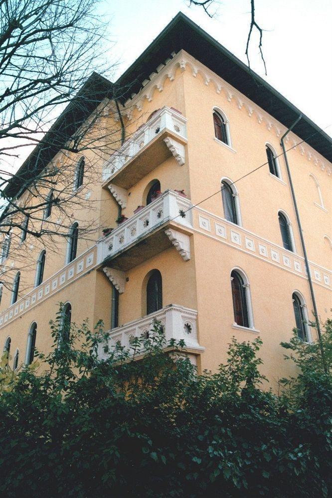 Alla Residenza Domus Minervae ペルージャ エクステリア 写真
